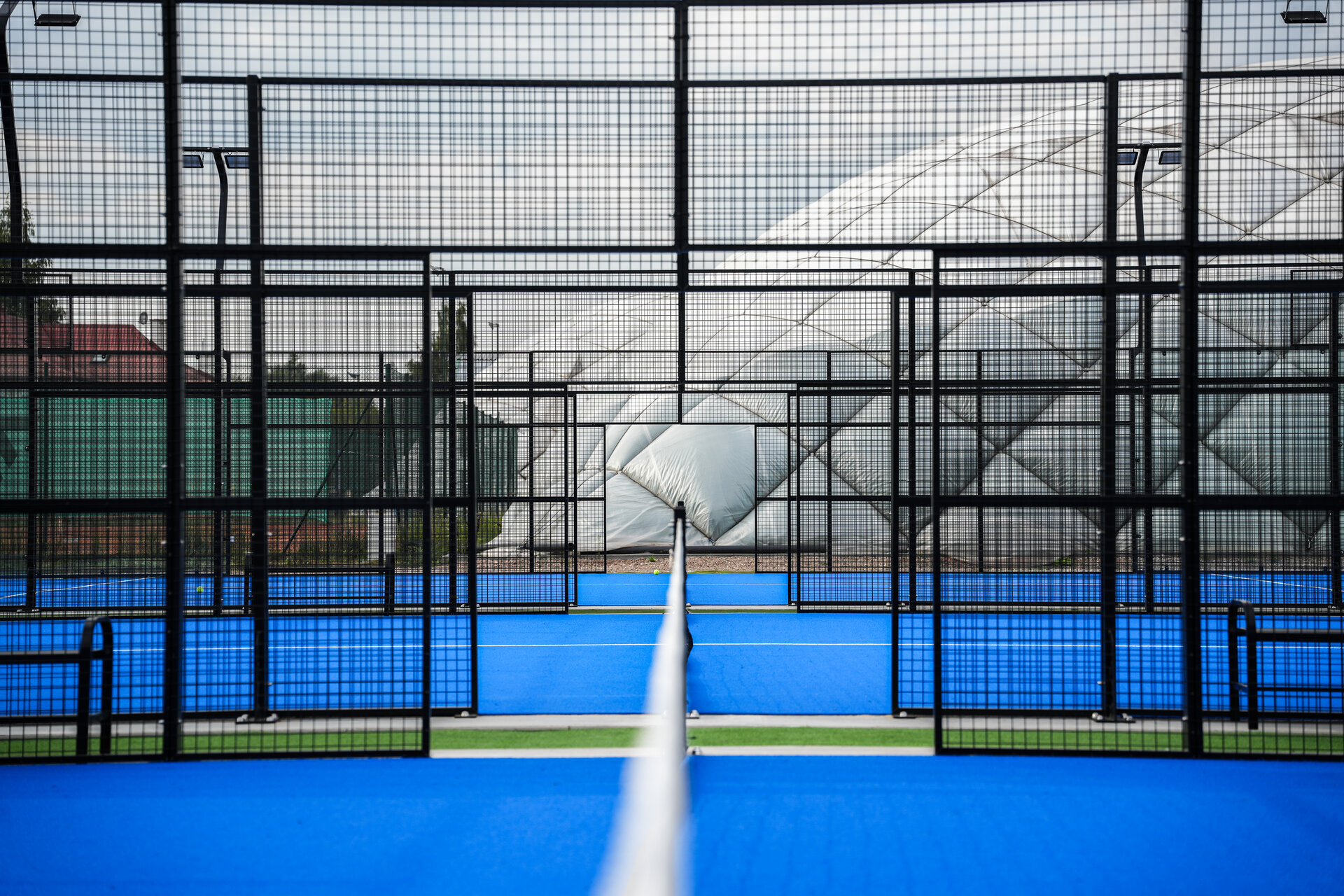 How much does it cost to build a padel court?
